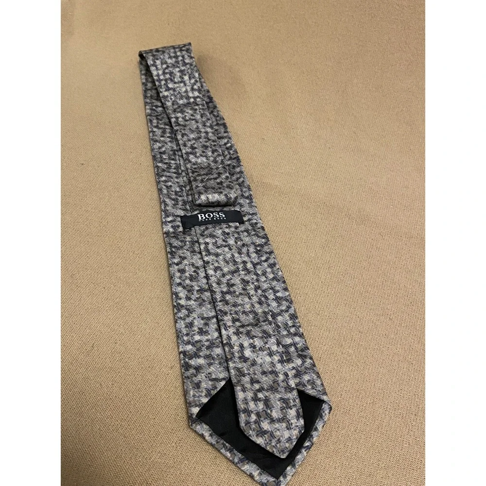 Hugo Boss 100% Silk Made In Italy Multi Nutral Color Necktie 57